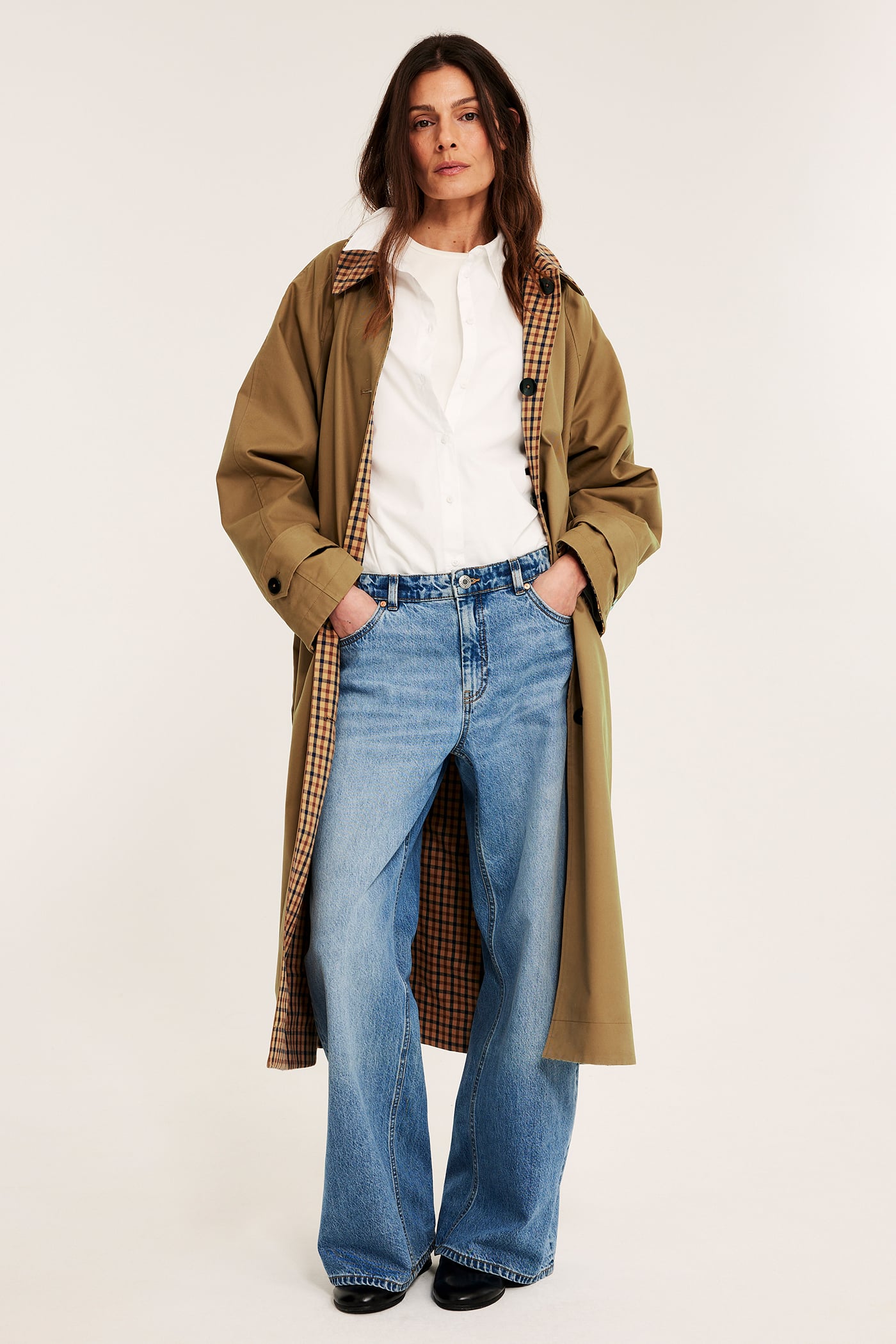 KappAhl Vändbar trenchcoat med rutor i beige